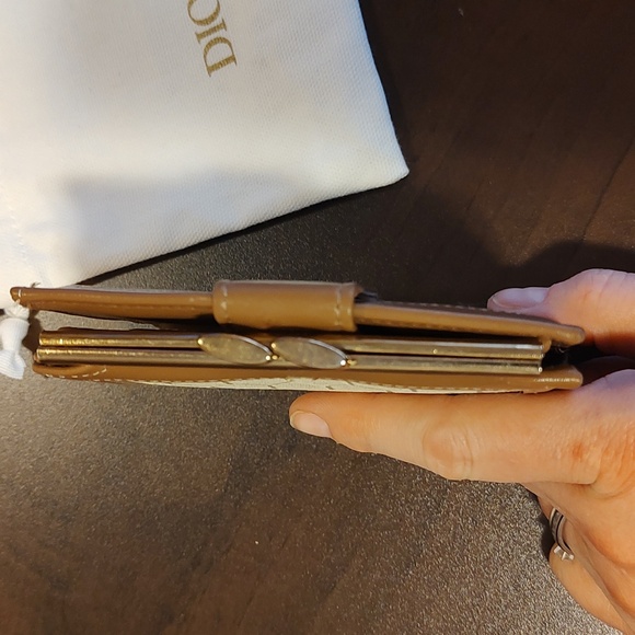 Christian Dior EUC+ Honeycomb Monogram Tan Leather Bifold Wallet (W79) - Picture 7 of 13